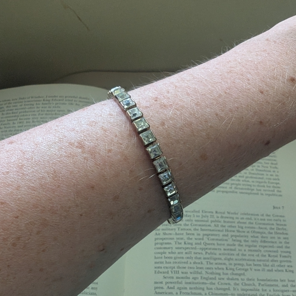 Elegant Silver Rhinestone Bracelet - Picture 9 of 12